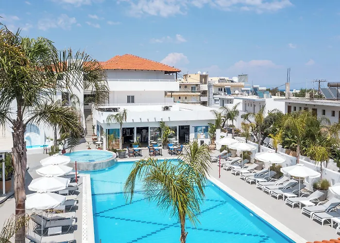 Tinas Plus Hotel